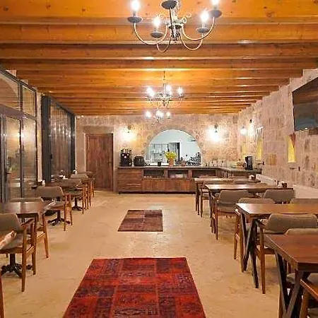 Hotel Secret Hill Cave